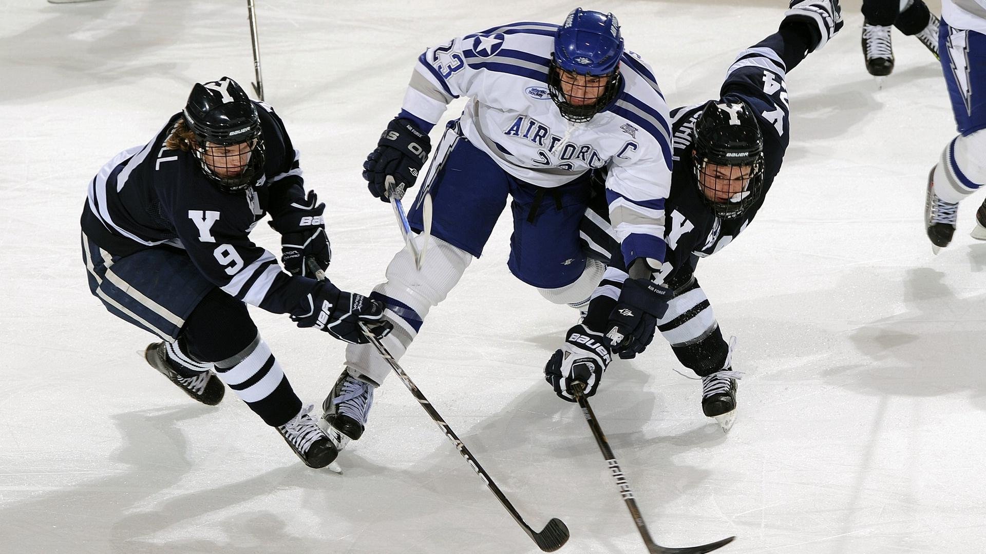 开云体育APP-拜仁慕尼黑逆境求变，新帅上任改观未卜，拜仁慕尼黑2022